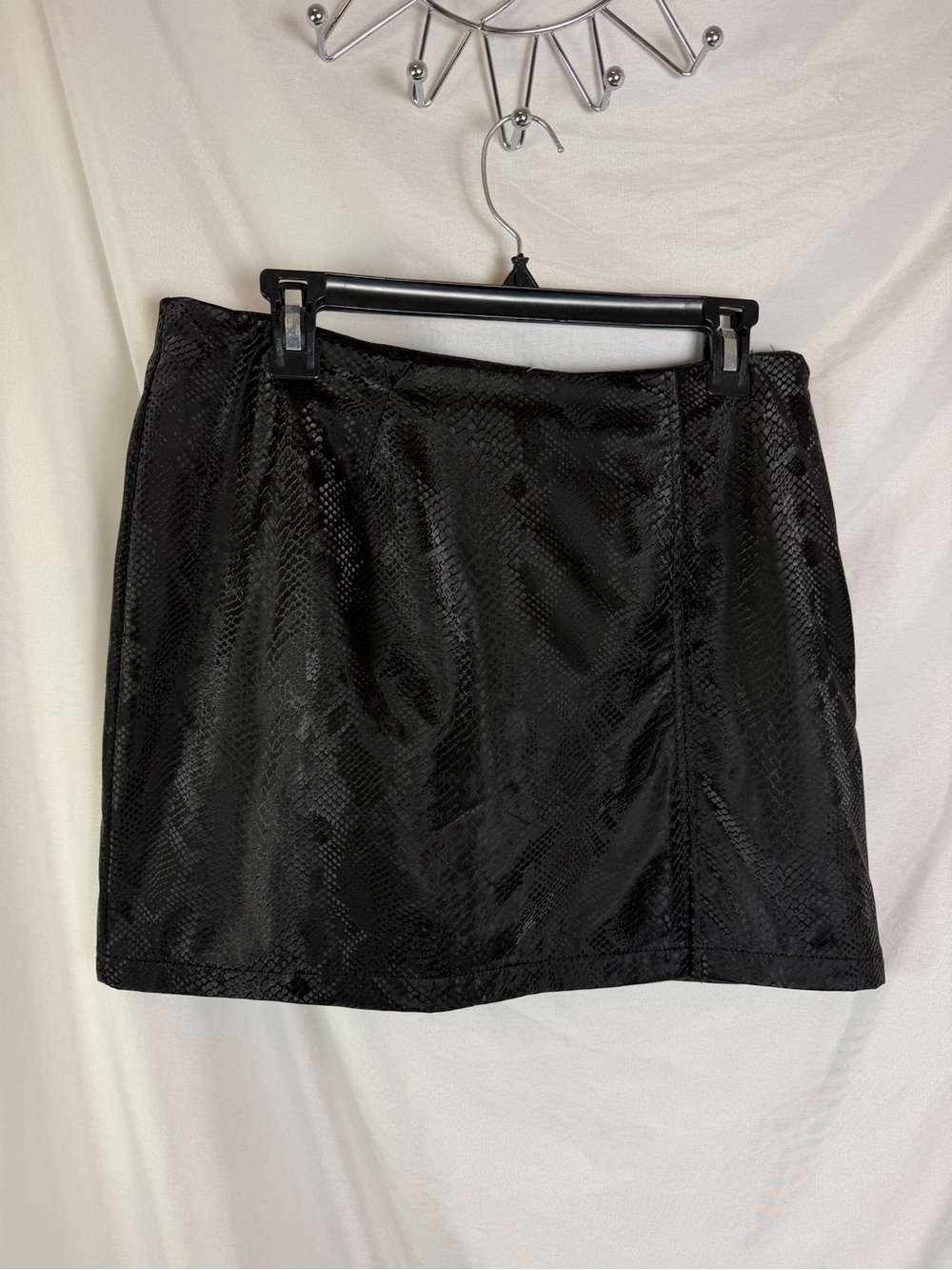 JUICY by Juicy Couture Black Snakeskin Mini Skirt L Faux Leather Y2K